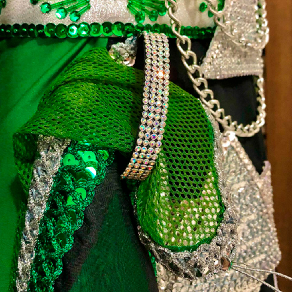 PASSAMANARIA PAETÊ TRANÇADO 2,2cm PRATA 20m PASSAMANARIA PAETÊ TRANÇADO 2,2cm PRATA 20m