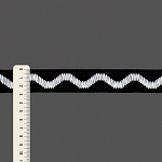 FITA RÍGIDA ZIG ZAG ONDULADO 2,8cm PRETO/BRANCO 20m