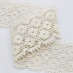 RENDA FLOR BICO TRIPLO 6,2cm CRU 30m