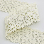 RENDA FLOR BICO TRIPLO 6cm CHAMPAGNE 30m